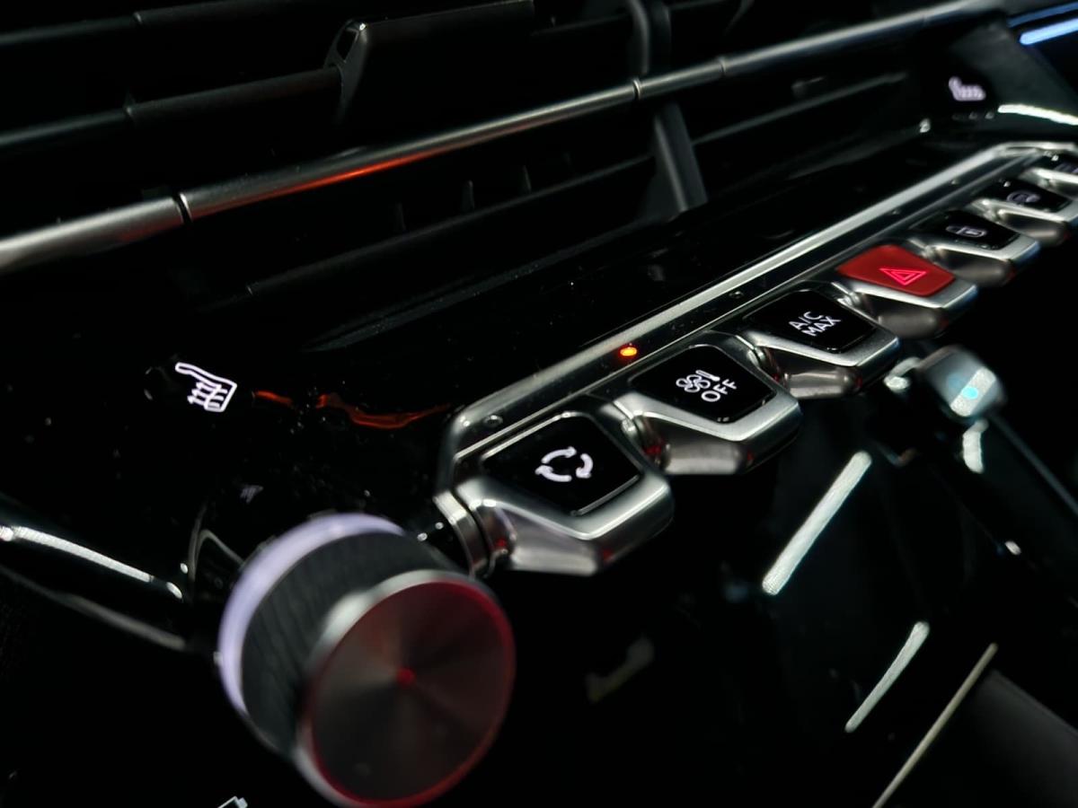 peugeot-2008-2023-eletrico-1cc