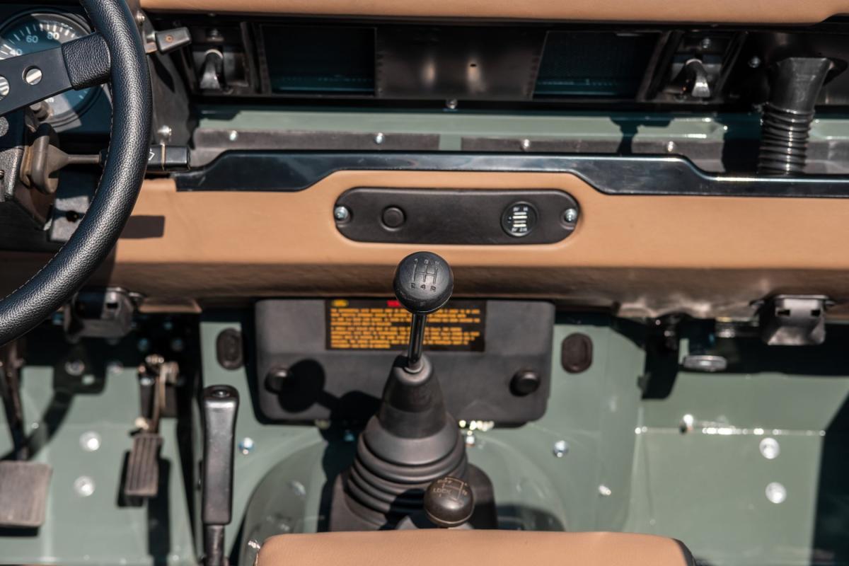 land-rover-defender-1995-diesel-2500cc