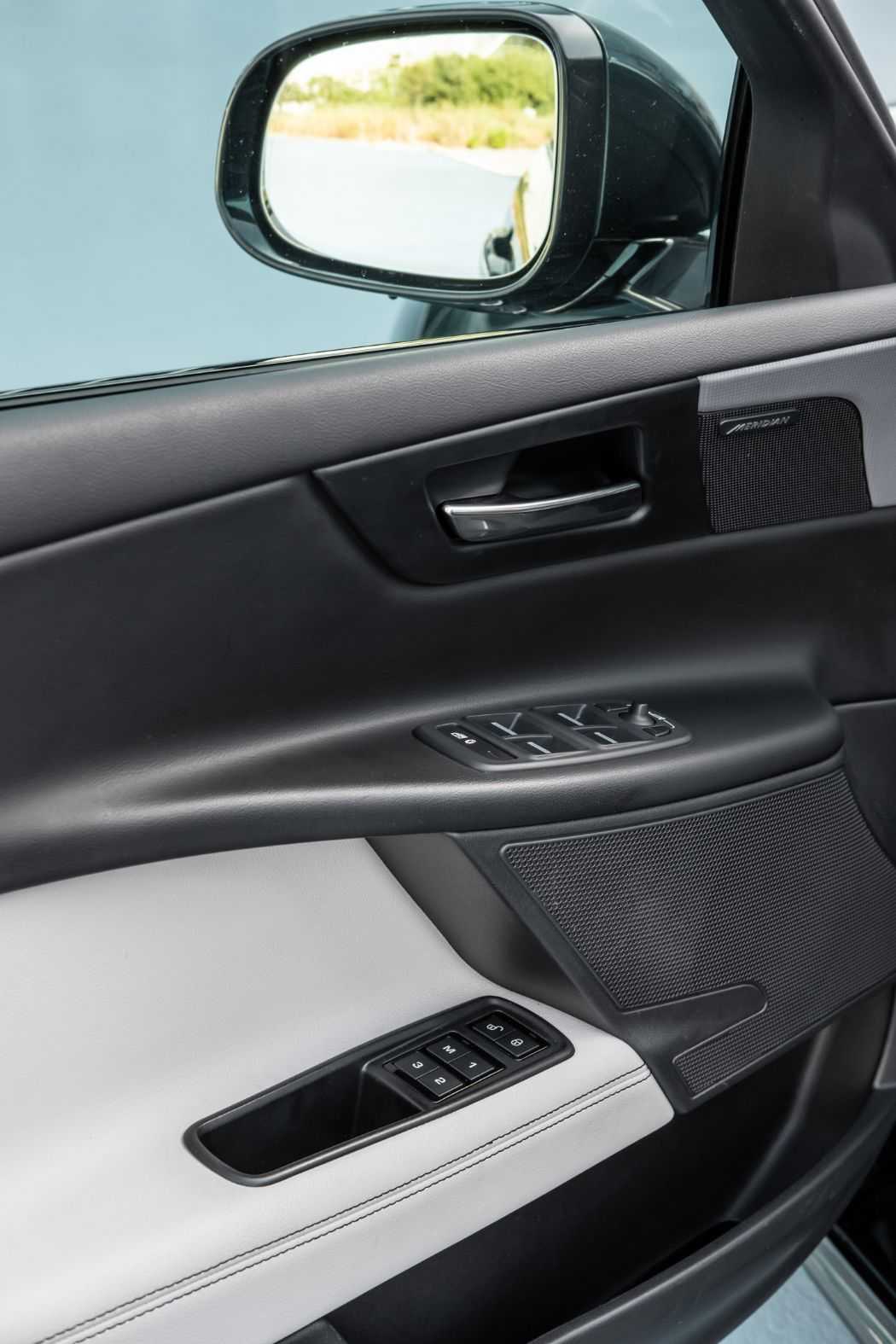 jaguar-xe-2017-diesel-2000cc
