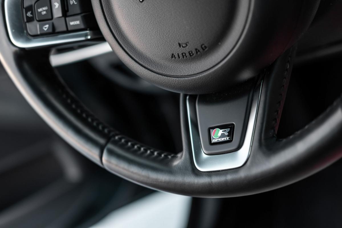 jaguar-xe-2017-diesel-2000cc