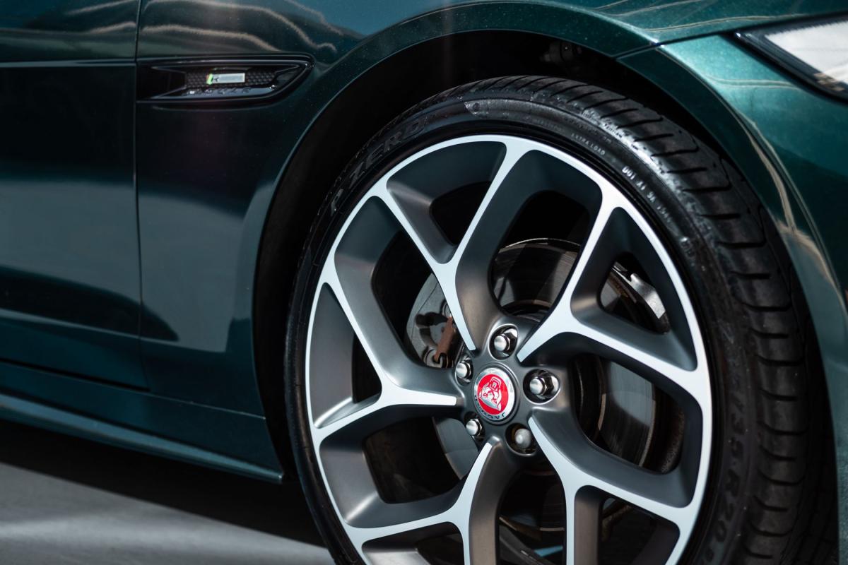 jaguar-xe-2017-diesel-2000cc
