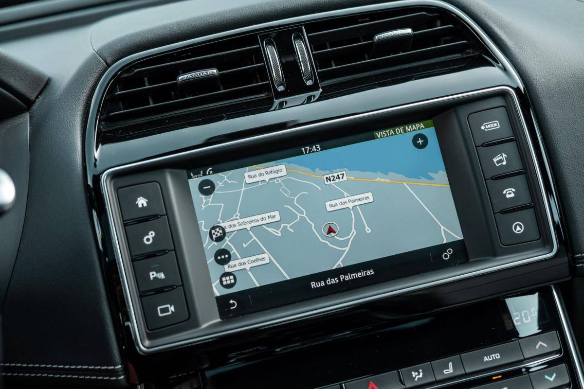 jaguar-xe-2017-diesel-2000cc