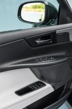jaguar-xe-2017-diesel-2000cc