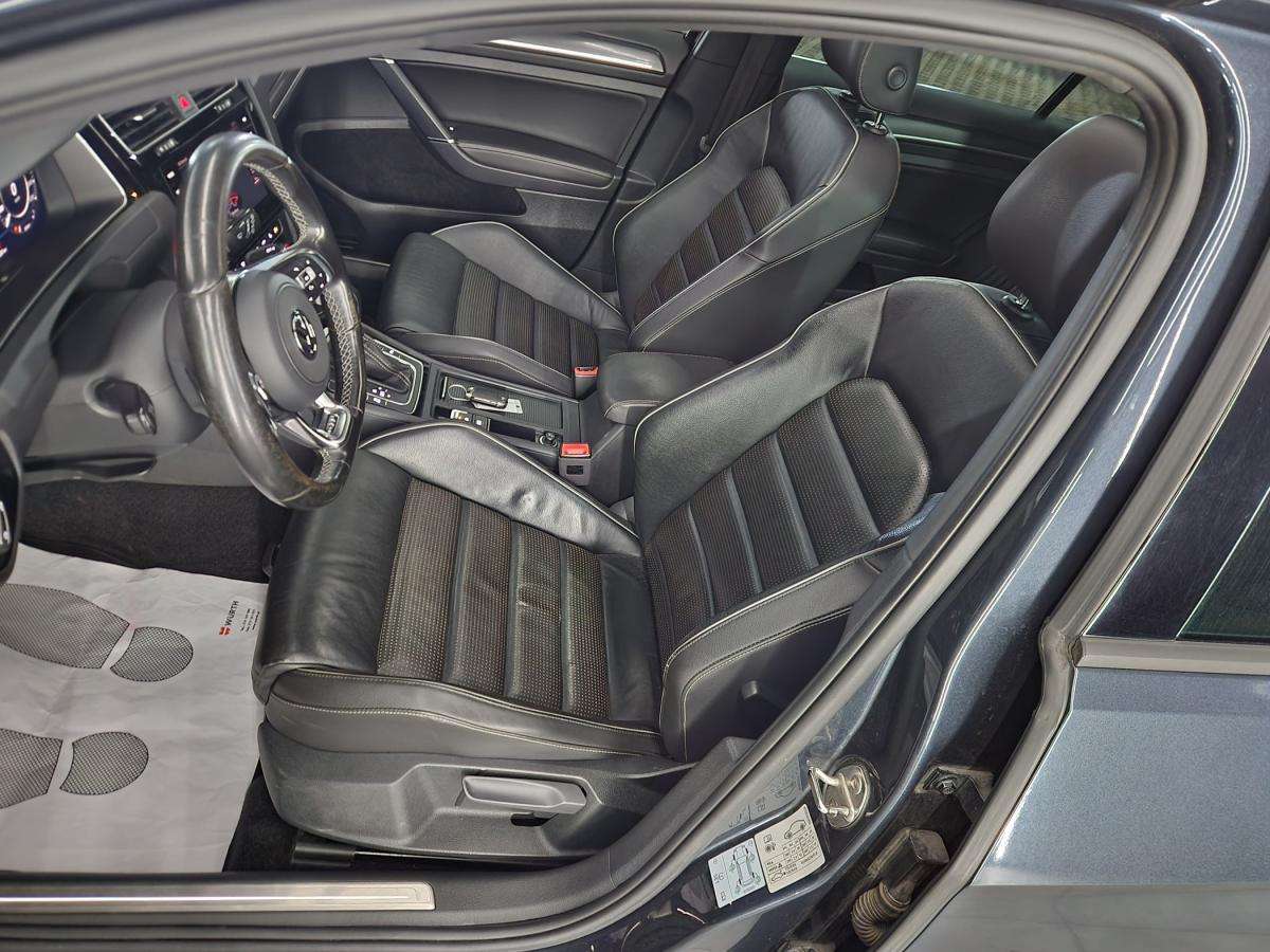 volkswagen-golf-variant-2018-diesel-1968cc