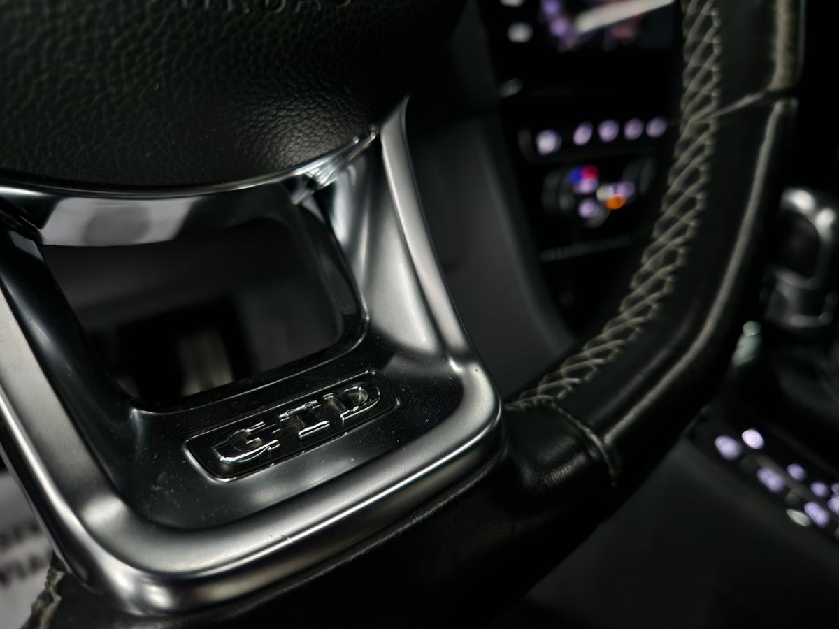 volkswagen-golf-variant-2018-diesel-1968cc