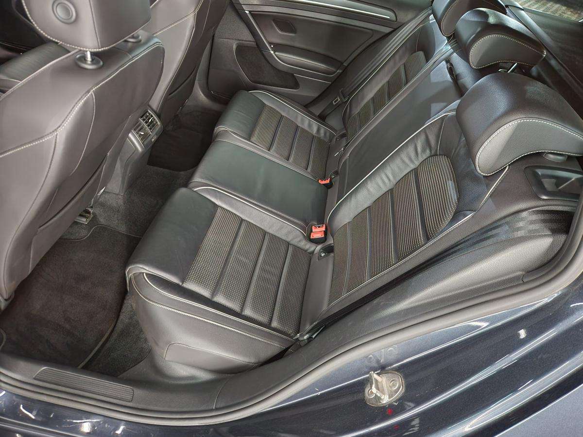 volkswagen-golf-variant-2018-diesel-1968cc