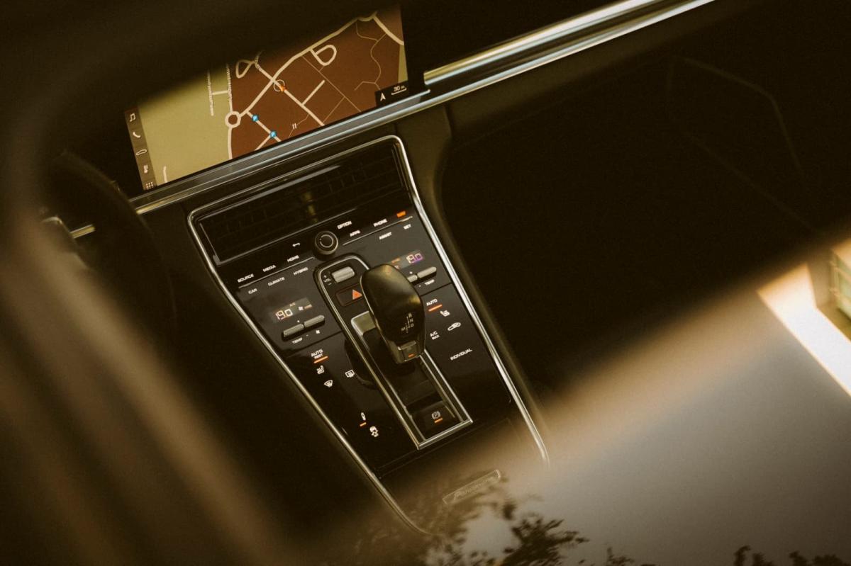 porsche-panamera-sport-turismo-2022-hibrido-a-gasolina-2894cc