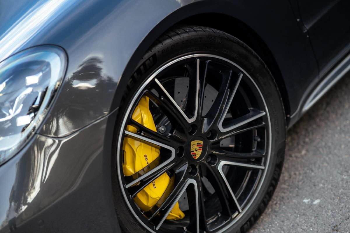 porsche-panamera-2020-hibrido-a-gasolina-3996cc