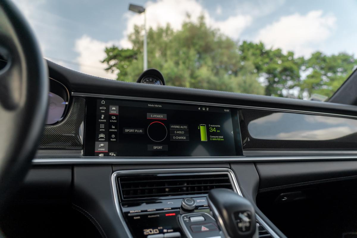 porsche-panamera-2020-hibrido-a-gasolina-3996cc