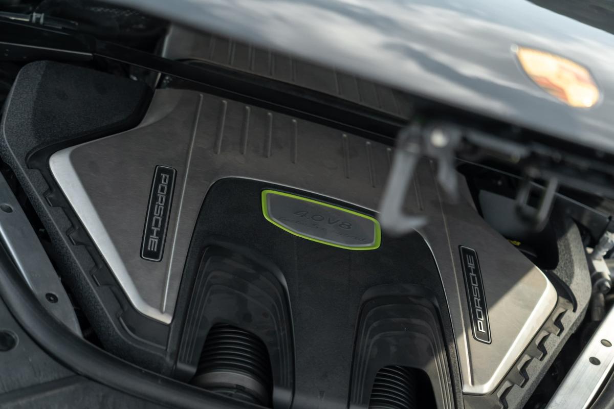porsche-panamera-2020-hibrido-a-gasolina-3996cc