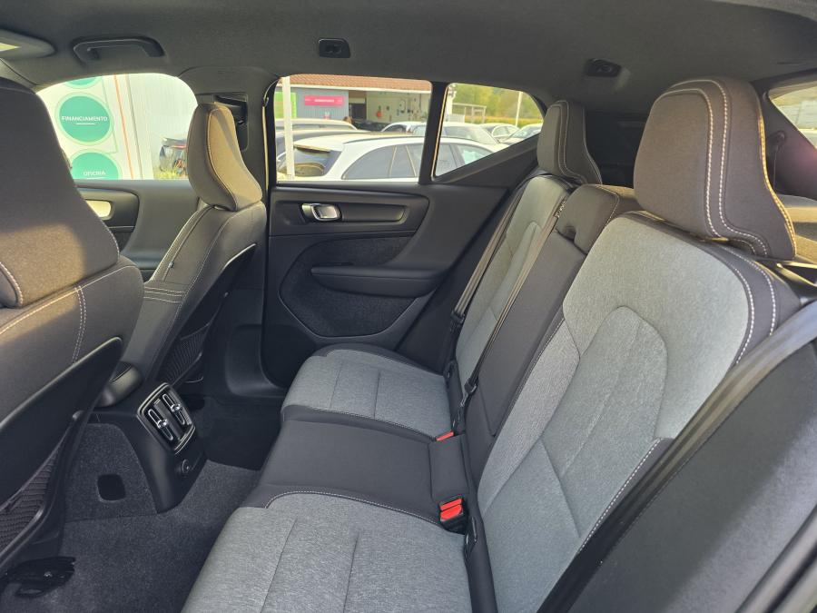 volvo-xc40-2023-hibrido-a-gasolina-1477cc