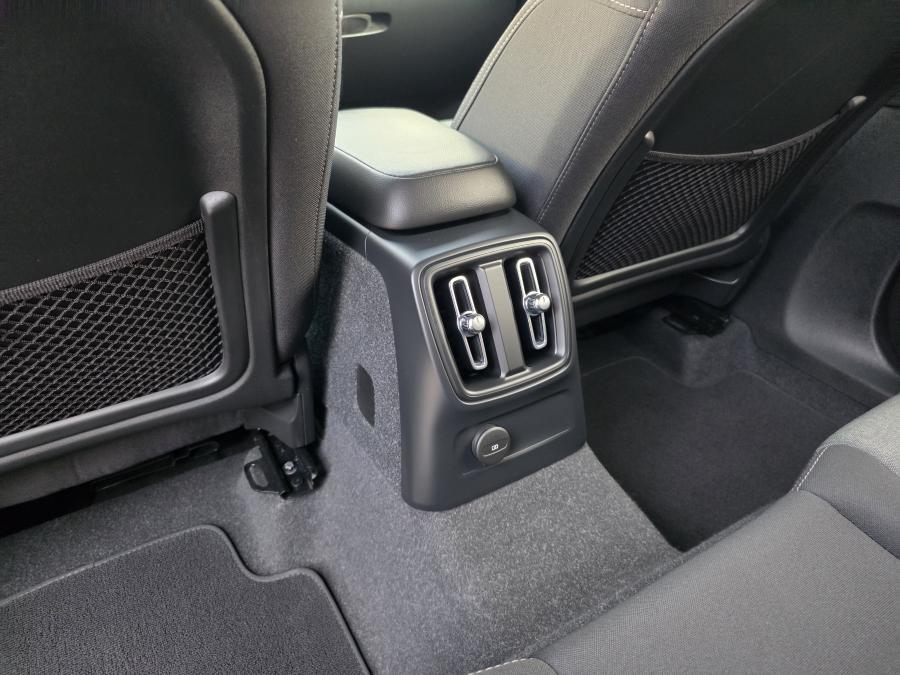 volvo-xc40-2023-hibrido-a-gasolina-1477cc