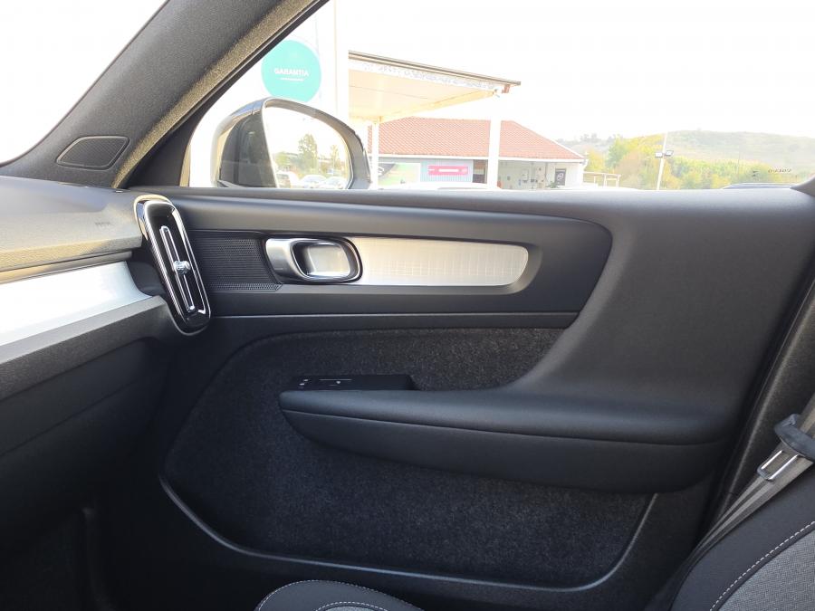 volvo-xc40-2023-hibrido-a-gasolina-1477cc