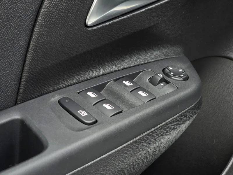 opel-corsa-2023-gasolina-1199cc