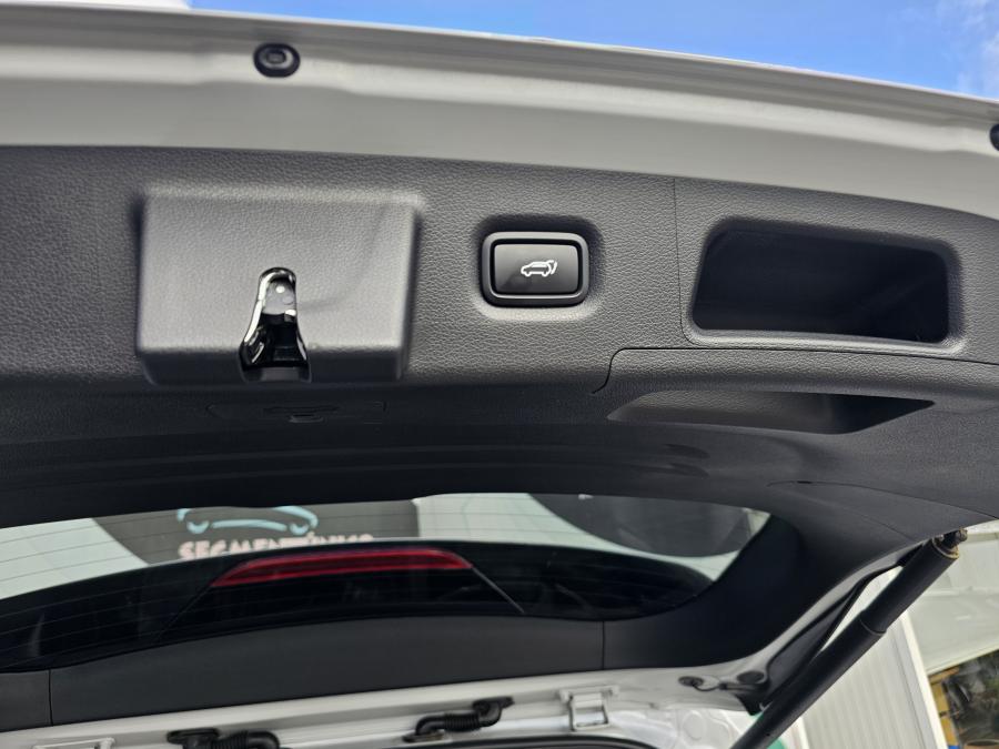 hyundai-santa-fe-2023-hibrido-a-gasolina-1598cc
