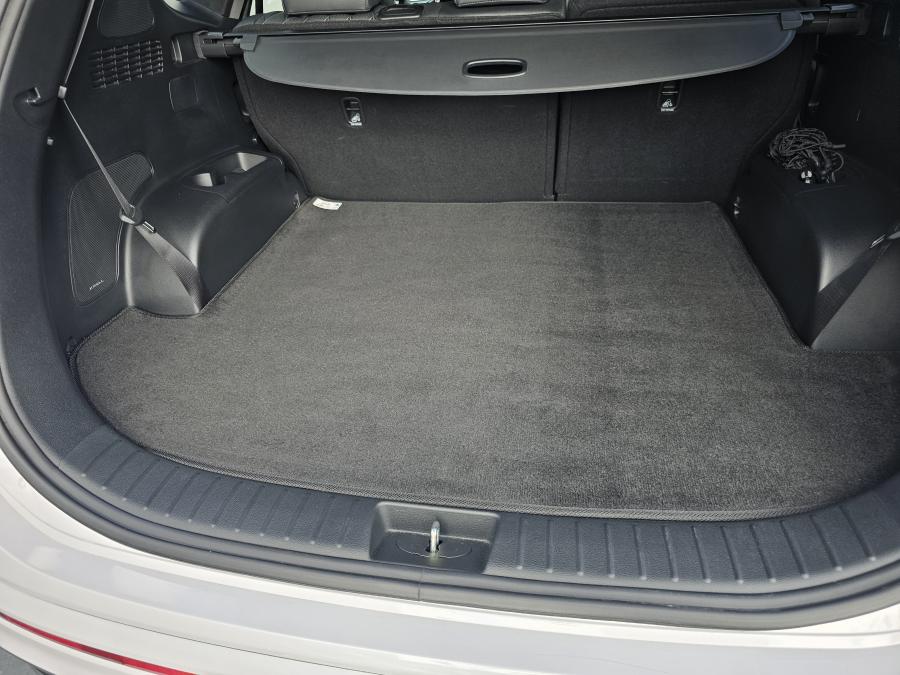 hyundai-santa-fe-2023-hibrido-a-gasolina-1598cc