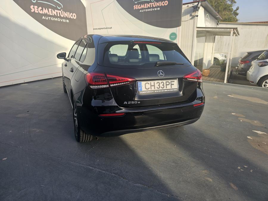 mercedes-benz-classe-a-2022-hibrido-a-gasolina-1332cc