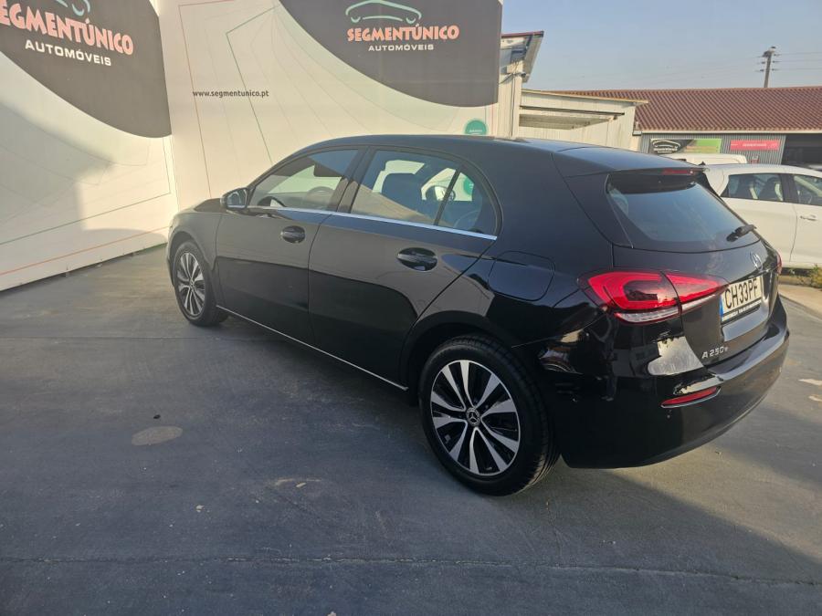 mercedes-benz-classe-a-2022-hibrido-a-gasolina-1332cc