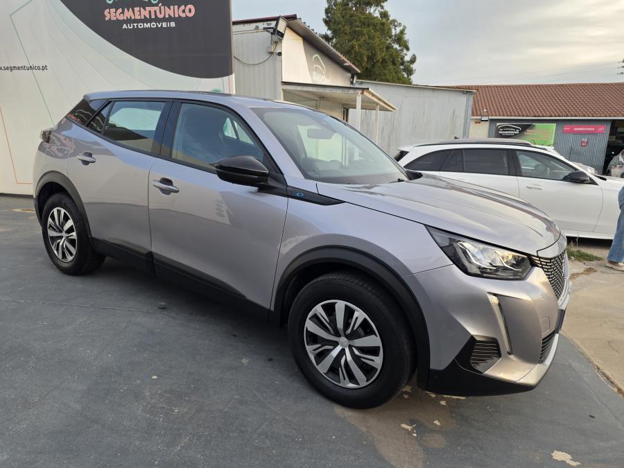 peugeot-e-2008-2023-eletrico-267cc