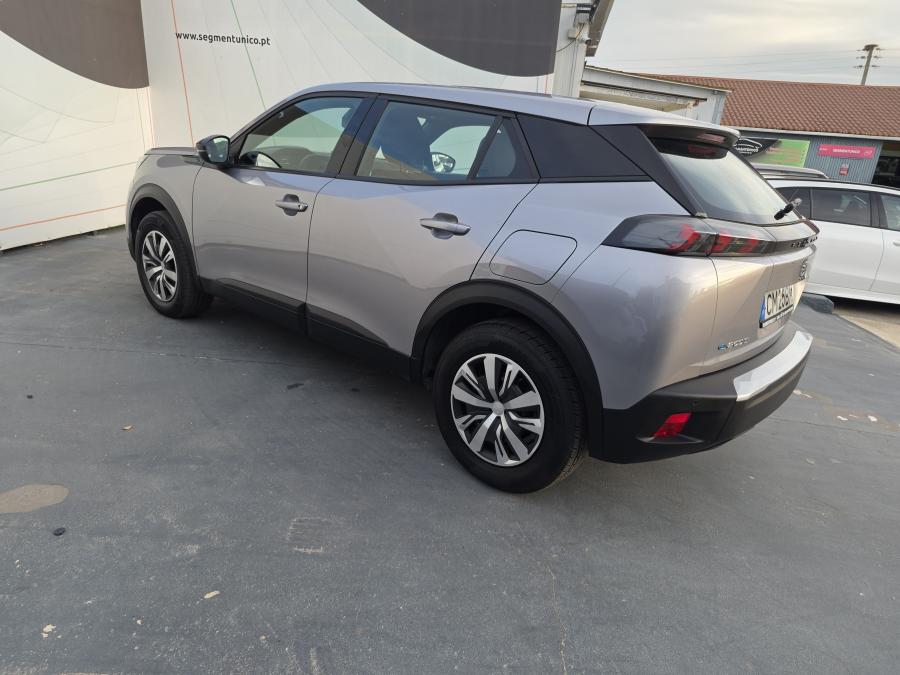 peugeot-e-2008-2023-eletrico-267cc