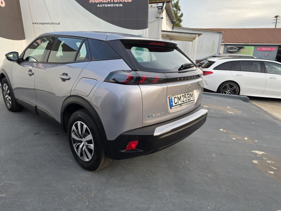peugeot-e-2008-2023-eletrico-267cc