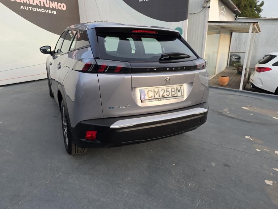 peugeot-e-2008-2023-eletrico-267cc