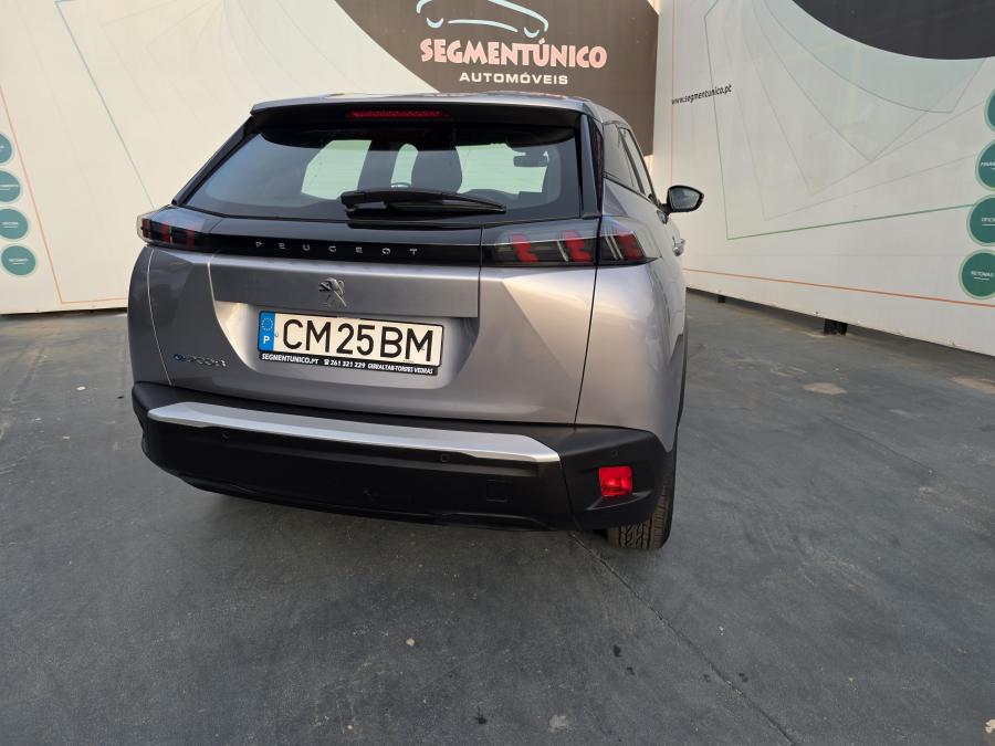 peugeot-e-2008-2023-eletrico-267cc
