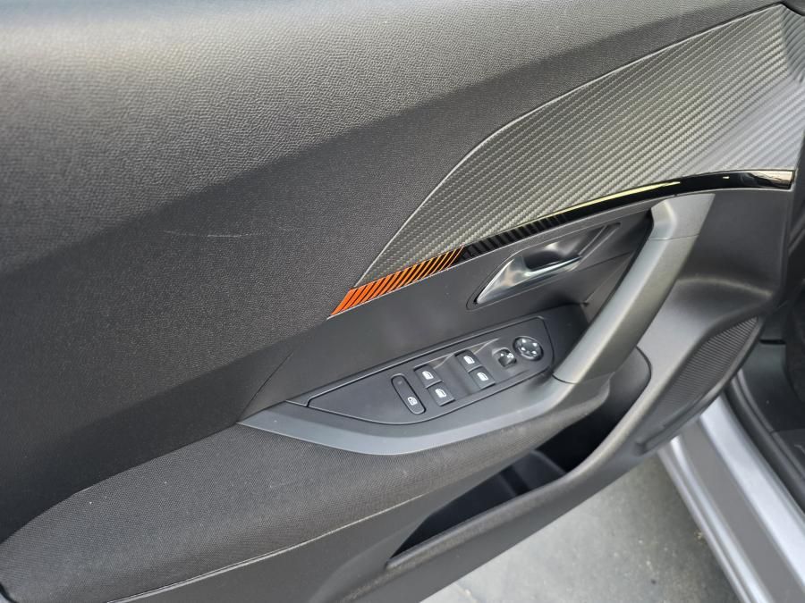 peugeot-e-2008-2023-eletrico-267cc