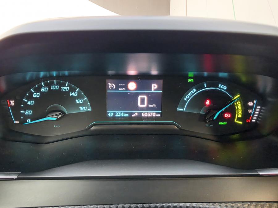 peugeot-e-2008-2023-eletrico-267cc