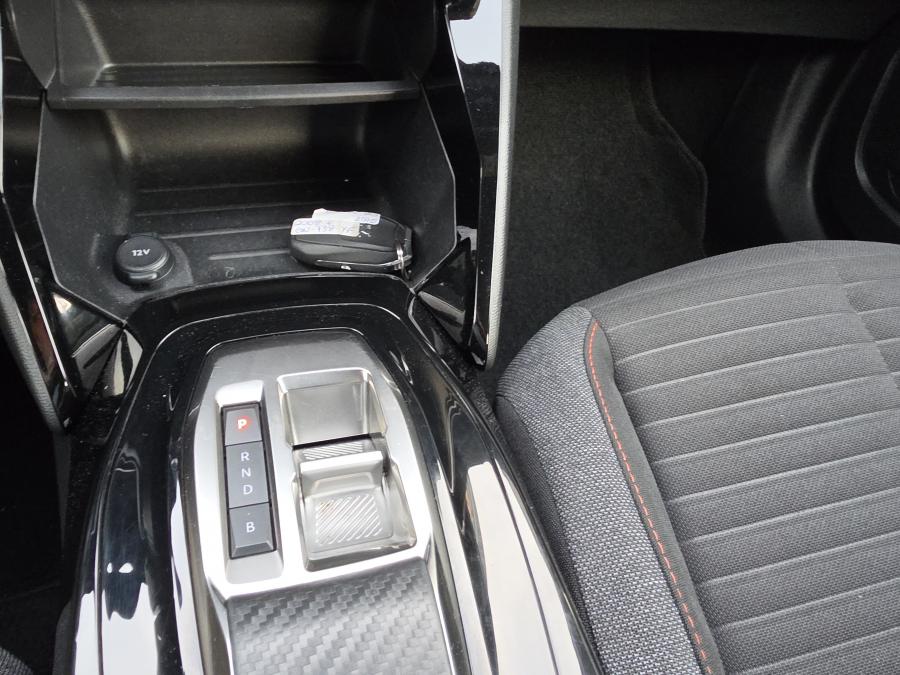 peugeot-e-2008-2023-eletrico-267cc