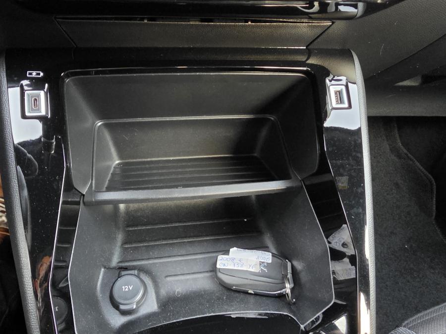 peugeot-e-2008-2023-eletrico-267cc