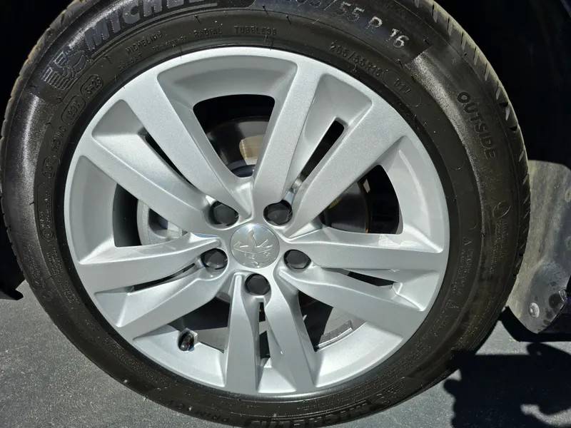 peugeot-308-sw-2019-diesel-1499cc