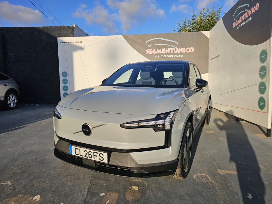volvo-ex30-2024-eletrico-533cc