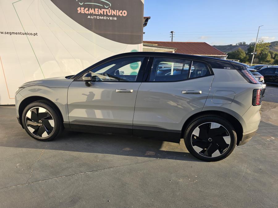 volvo-ex30-2024-eletrico-533cc
