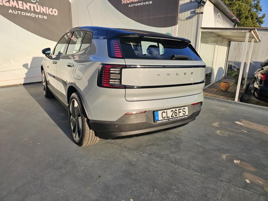 volvo-ex30-2024-eletrico-533cc