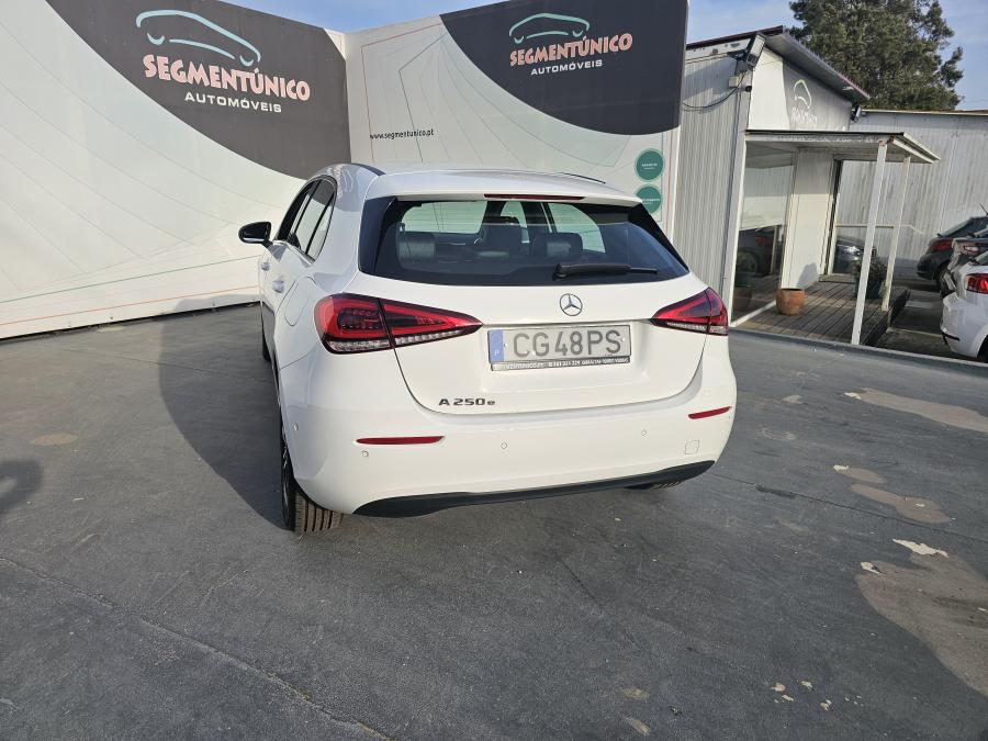 mercedes-benz-classe-a-2022-hibrido-a-gasolina-1332cc