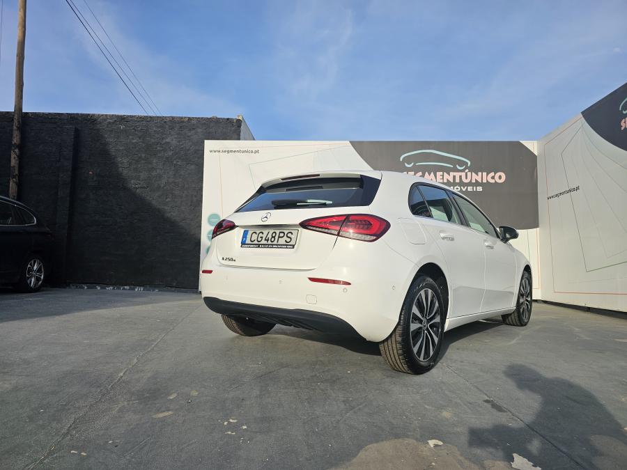 mercedes-benz-classe-a-2022-hibrido-a-gasolina-1332cc