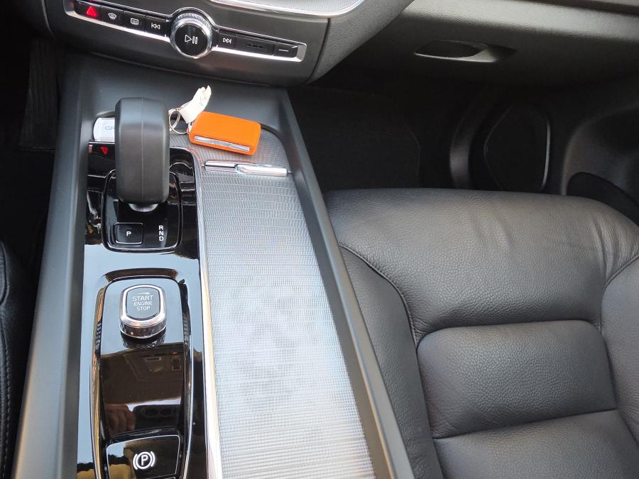 volvo-xc60-2023-hibrido-a-gasolina-1969cc