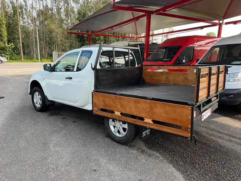 mitsubishi-l200-2014-diesel-2477cc