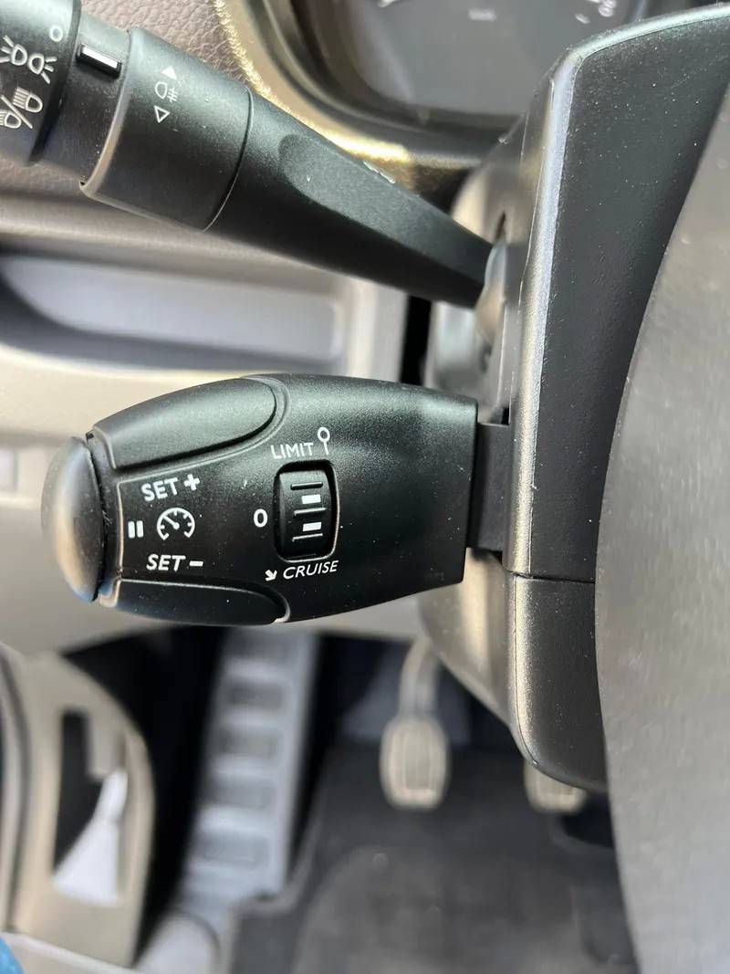 opel-vivaro-2021-diesel-1499cc