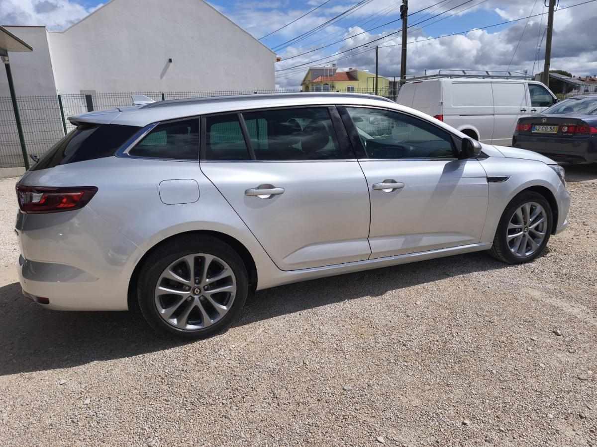renault-megane-sport-tourer-2018-diesel-1461cc
