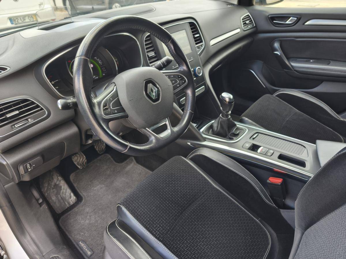 renault-megane-sport-tourer-2018-diesel-1461cc