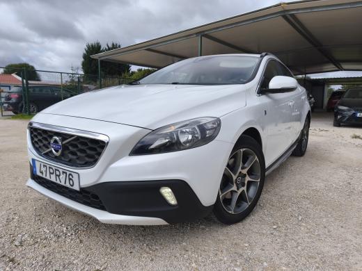 volvo-v40-cross-country-2015-diesel-1560cc