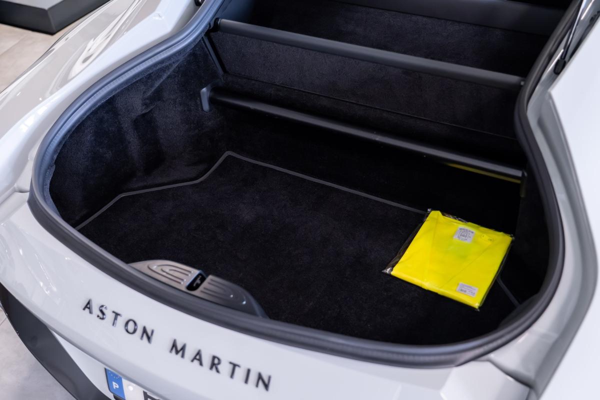 aston-martin-vantage-coupe-2024-gasolina-3982cc