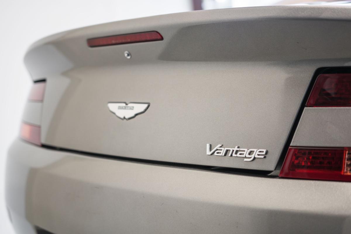 aston-martin-vantage-roadster-2011-gasolina-4735cc