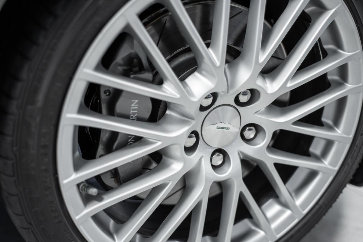 aston-martin-vantage-roadster-2011-gasolina-4735cc