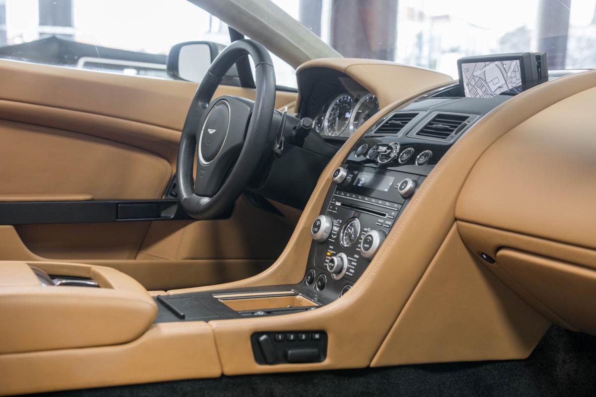 aston-martin-vantage-roadster-2011-gasolina-4735cc