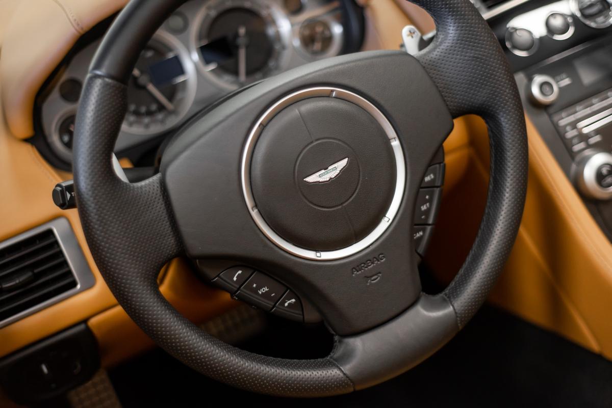 aston-martin-vantage-roadster-2011-gasolina-4735cc