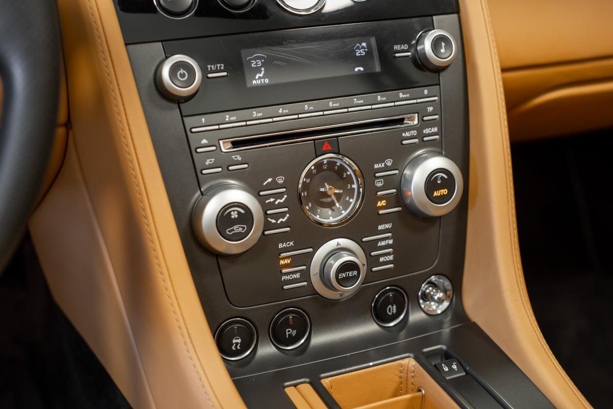 aston-martin-vantage-roadster-2011-gasolina-4735cc