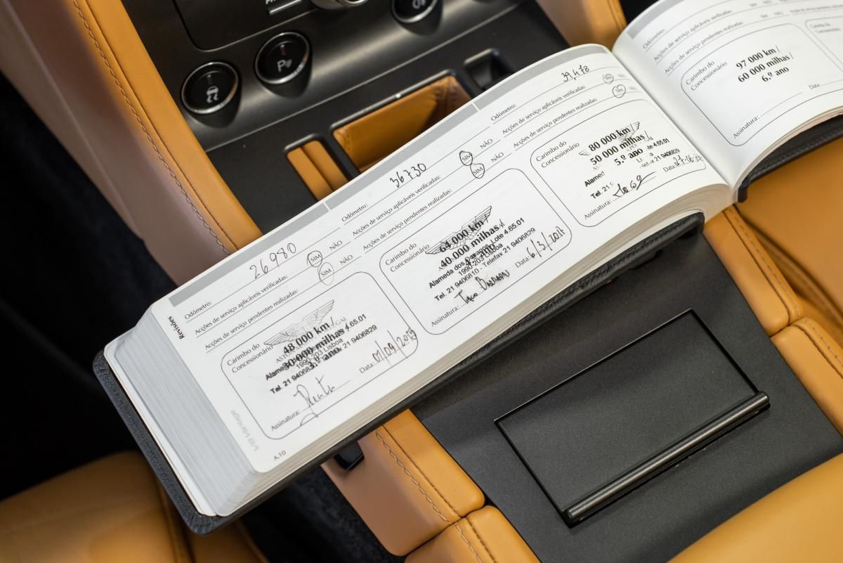 aston-martin-vantage-roadster-2011-gasolina-4735cc